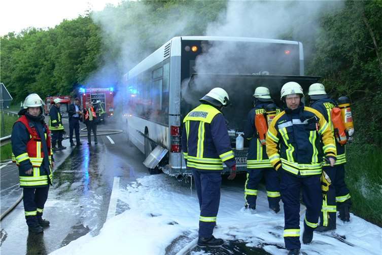 Aufgrund ihres zeitnahen Brandangriffs hatten die eingesetzten Wehrleute aus der VG Treis-Karden das Schadensfeuer schnell gelöscht. Fotos: TE