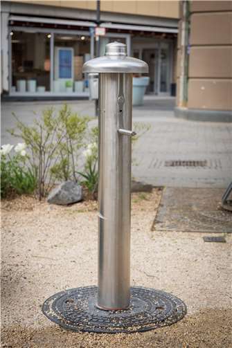 Aufgrund von Flutschäden konnte der Trinkbrunnen seit 2021 nicht genutzt werden. Inzwischen wurde die Anlage repariert.  Foto: Christoph Steinborn