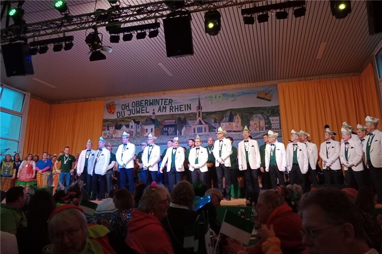 Aufmarsch der KG Grün-Weiß Oberwinter gemeinsam mit Tambourcorps Oberwinter. Foto: KG Grün-Weiß Oberwinter