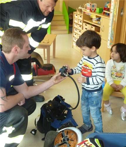 Aufmerksam hörte der Nachwuchs den Erläuterungen zu.