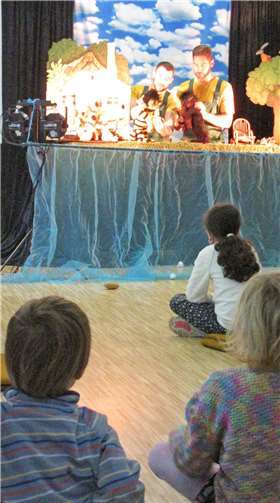 Aufmerksam hörten und sahen die Kinder zu. Foto: Stadt Neuwied