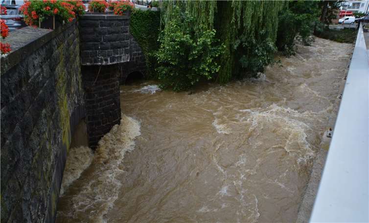 Aufnahme von der Nette im Bereich der Bachstraße am Donnerstagmittag