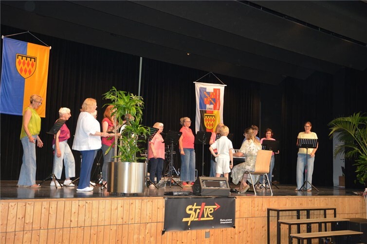 Auftakt der offiziellen Feier mit Musik vom Chor Colores 