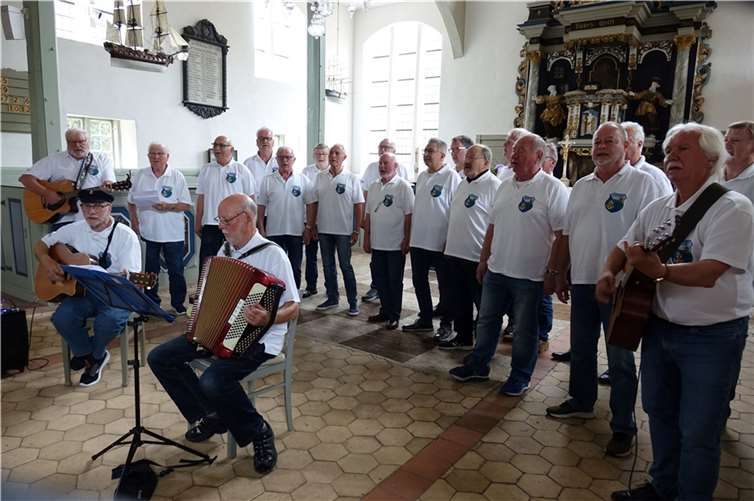 Auftritt Shanty- Chor in der Seemannskirche Prerow.