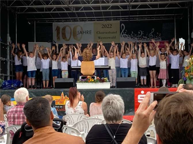 Auftritt bei der Jubiläumsveranstaltung anlässlich des 100-jährigen Bestehens des Chorverbandes Westerwald im Juni 2022 im und am Bürgerhaus in Wirges. Foto: privat