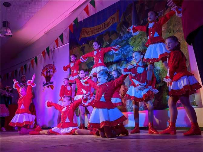 Auftritt der Sterne der Rheinbreitbacher Burggarde.