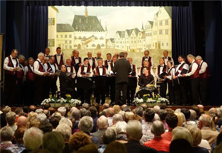 Auftritt des Linzer Männergesangvereins zum 197ten Jubiläum in der ausverkauften Linzer Stadthalle Ende März 2019. Foto: Roland Thees