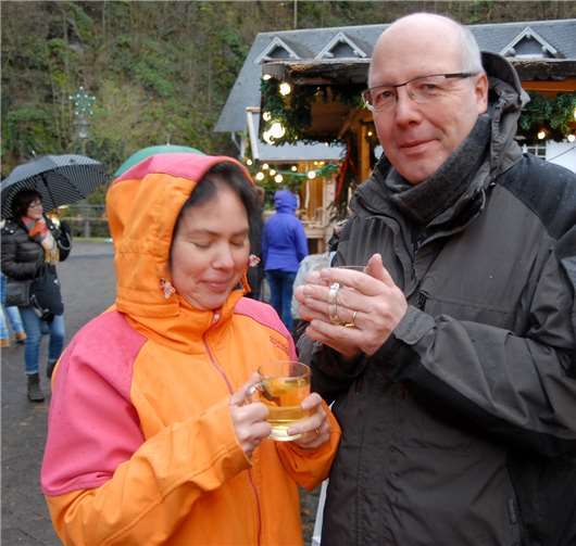 Aufwärmen konnte man sich mit demleckeren warmen Met-Getränk eines Imkers aus Hilgert.