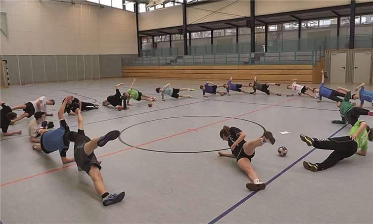 Aufwärmen mit Nathalie Oster. privat