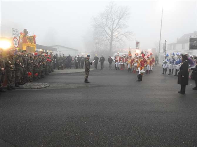 Auge in Auge standen sich Angreifer und Verteidiger gegenüber.