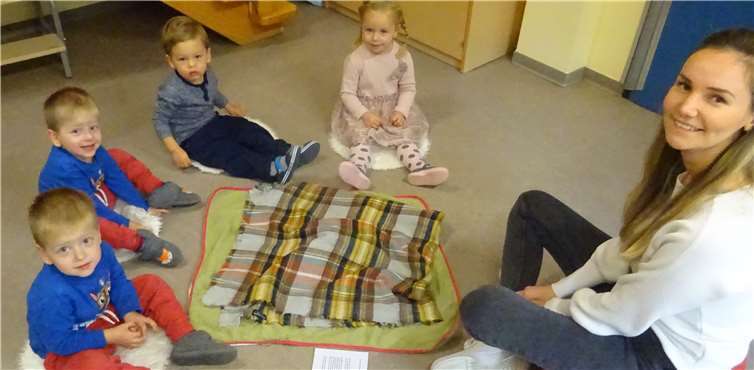 Augen, Ohren, Nase, die Zunge und die Haut - Die Krippenkinder des Blandine-Merten-Hauses erforschen ihre Sinne! Foto: Jacqueline Konz