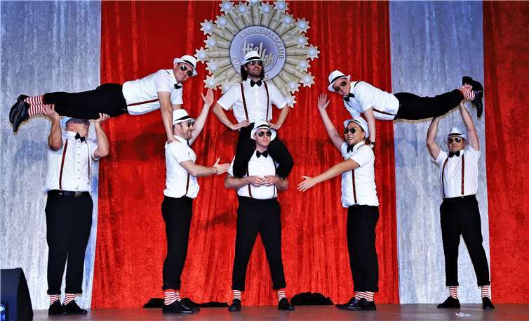 Aus Niederbreitbach begeisterte auch das Männerballett.