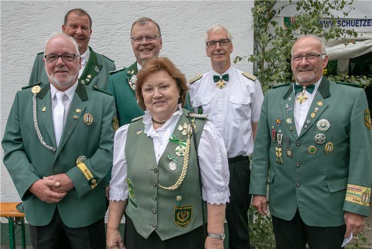 Aus Oberdrees, Adendorf, Wormersdorf und Köln-Stammheim kamen die Gäste zum Schützen- und Volksfest der Sankt Hubertus Schützenbruderschaft Villip. Foto: JOST