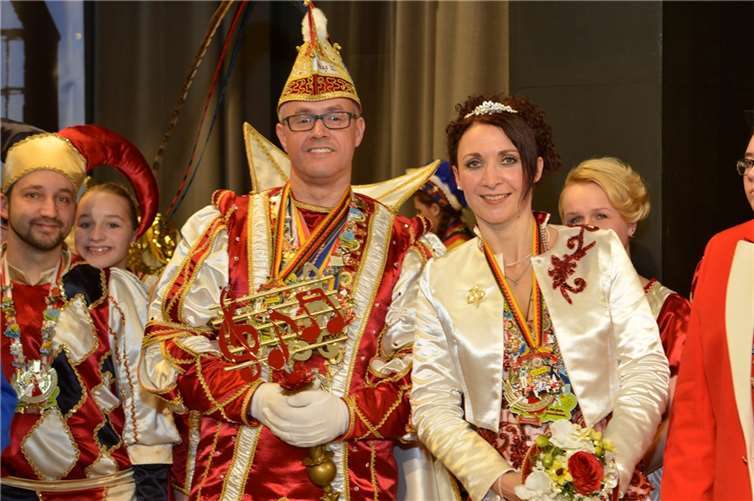 Aus Plaidt waren Prinz Markus . und seine Prinzessin Nicole I: angereist um einen schönen Abend zu verleben. Foto: Thomas Frank