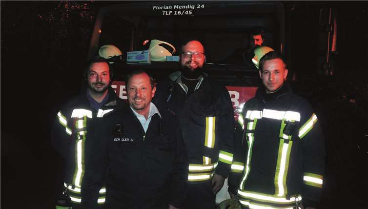 Aus Sicherheitsgründen war auchdie Mendiger Feuerwehr im Einsatz.