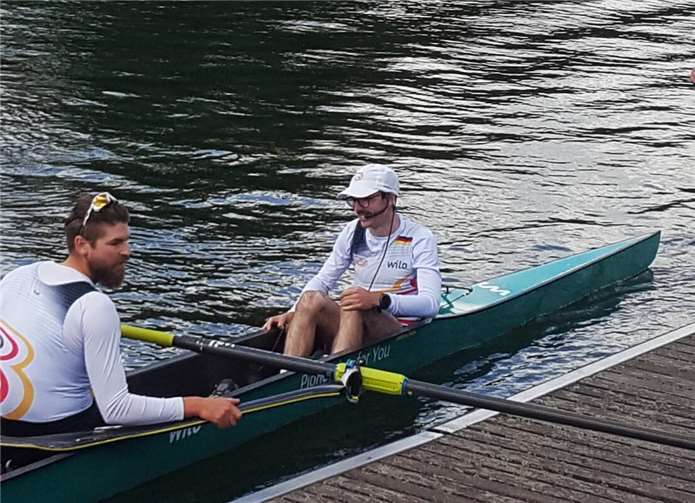 Aus dem Deutschlandachter, Schlagmann Theis Hagemeister (l.) und Steuermann Jonas Wiesen (r.), sie haben im Boot das Sagen.  Foto: Michael Hippert