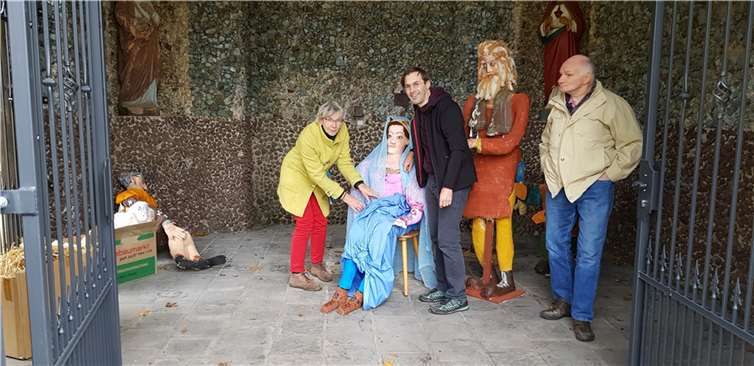 Aus dem Kloster Ebernach bei Cochem kam diese lebensgroße Krippendarstellung aus Pappmaché nach Saffig.