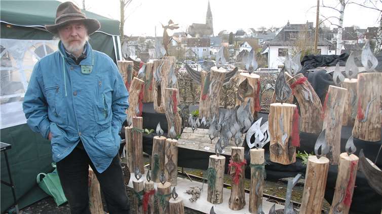 Aus dem Ort Münchhausen im Westerwaldstammt der Grafiker und Holzschnitzer Bernd Göbel.