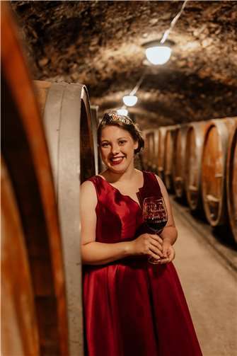 Aus dem Weinort Bachem tritt Ortsweinkönigin Merle Kurth zur Wahl an. Copyright: Janina Unger
