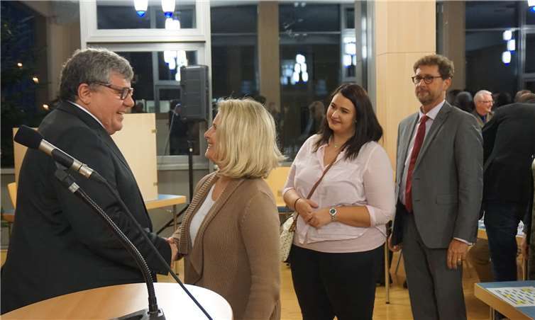 Aus dem ganzen Kreis Neuwied kamen politische Weggefährten und ehemaligen Kollegen, um Michael Mahlert zu gratulieren.