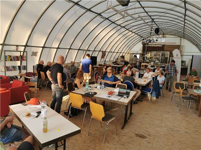 Aus den Berichten der Geschäftsführerin Sabine Schenke und der 13 Abteilungen erfahren die Anwesenden die wesentlichen Aktivitäten, laufende Sportangebote, sportliche Höhepunkte, die vielzähligen Projekte und Aktivitäten zur Mitgliederbindung und Neugewinnung. Foto: TuS Ahrweiler