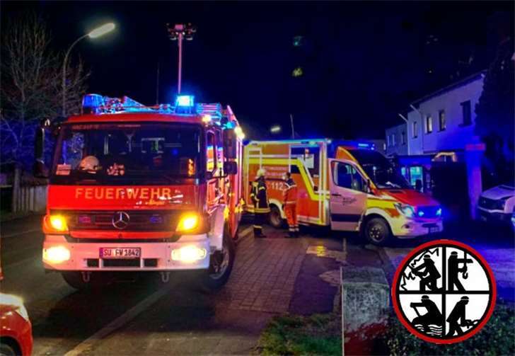 Aus der Chronik der Freiwilligen Feuerwehr: Ein Einsatz in Niederbachem Ende letzten Jahres, bei dem ein PKW verunglückte. Professionelles Retten – Löschen – Schützen – Bergen sind Kennzeichen der Wachtberger Einsatzkräfte . Foto: (c) FFW EB 20-170. 16.12.2020