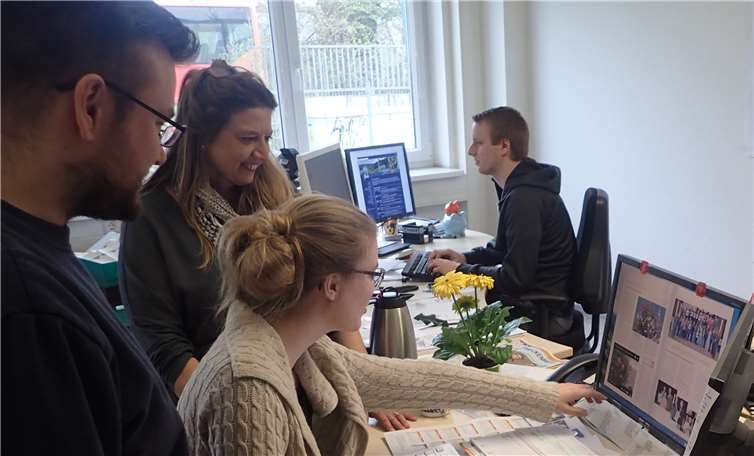 Aus der Redaktion kümmert sich das KernteamChristian Fiala, Ute Weiner-Mertz und Maxie Sievert um dieredaktionellen und crossmedialen Inhalte. Fotos: KRUPP Verlag