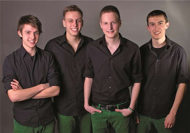 Aus einer Vielzahl beteiligter junger Bands ging die Rheinbacher Band „The Fläsh“ eindeutig als Sieger hervor. Sie darf im Vorprogramm der Rock-Veteranen von „Sweet“ den Konzertabend auf dem Himmeroder Wall in Rheinbach eröffnen. privat