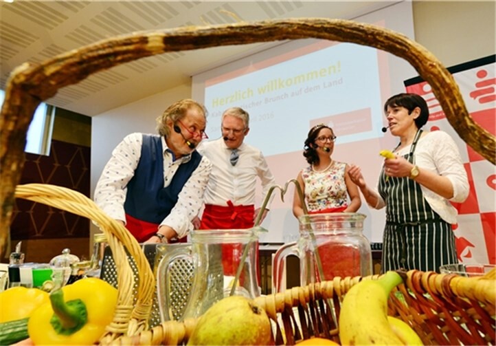 Aus heimischen Kräutern, frischem Gemüse und Obst wurden schmackhafte Frühstücksbeilagen gezaubert.