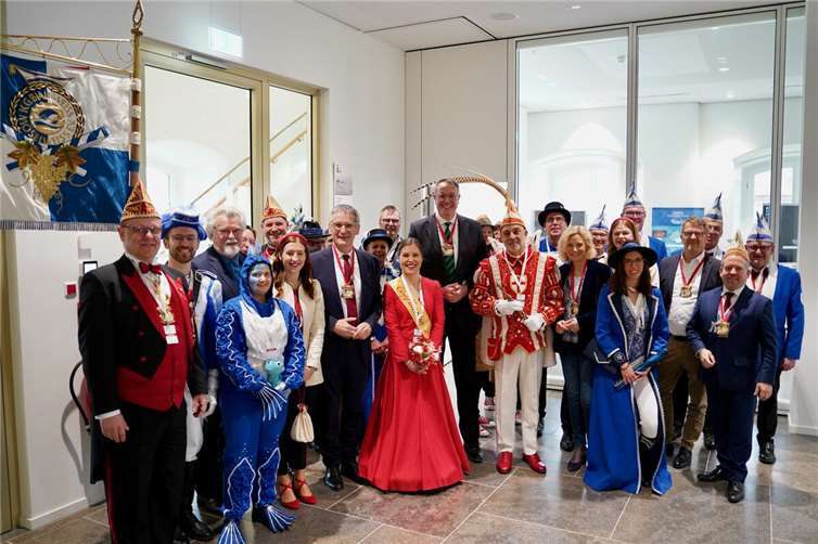 „Aus keiner anderen großen Stadt in Rheinland-Pfalz kommen die Karnevalsvertreter in jedem Jahr und so zahlreich in die Landeshauptstadt. Die Arbeitsgemeinschaft Koblenzer Karneval leistet mit ihrem Engagement einen riesigen Beitrag zum gesellschaftlichen Zusammenhalt. Gerade jetzt tut Lachen gut“, so Köbberlings Resümee. Foto: Sebastian Lück