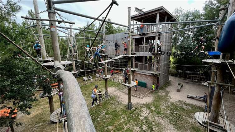 Ausflug in den Ameländer Kletterwald.