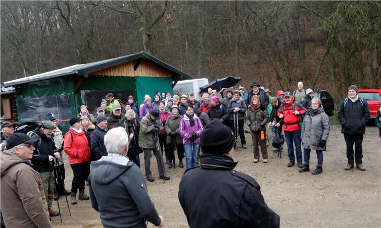 Ausgangs- und Zielpunkt der Winterwanderung war die vereinseigene Hütte auf dem ehemaligen Bahngelände in Antweiler. Fotos: SES