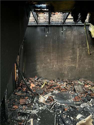 Ausgebranntes Dachgeschoss. Foto: Feuerwehr Sinzig