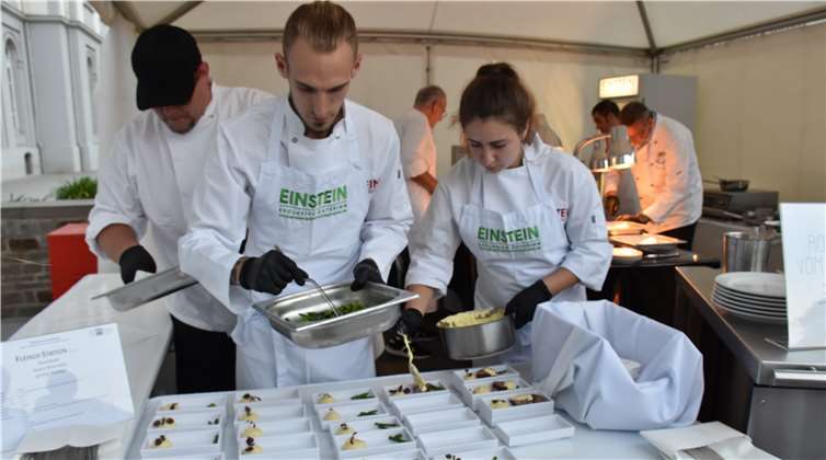 Ausgefallene Köstlichkeiten stellten Mitarbeiter eines Koblenzer Cateringunternehmens zusammen.
