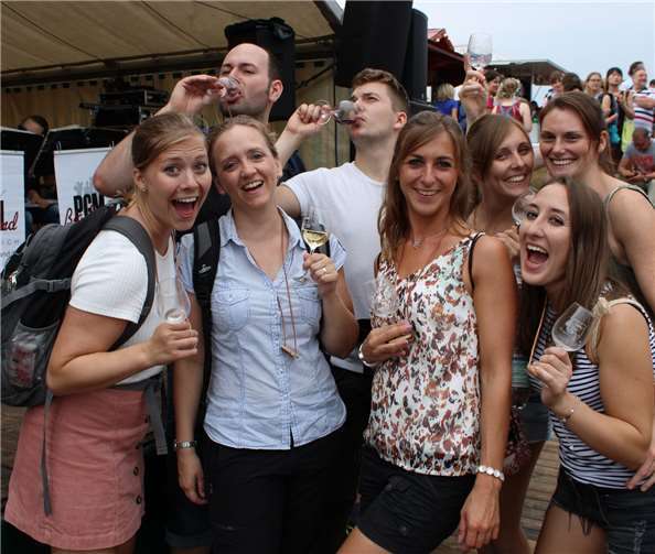 Ausgelassene Partystimmung hat beim Burgunderfest Tradition.