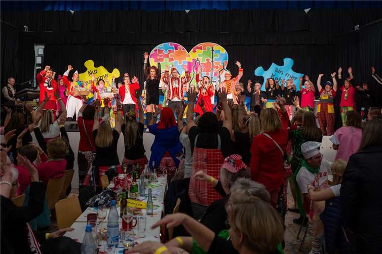 Ausgelassene Stimmung auf der Sitzung, an der sich rund 20 beeinträchtigte Menschen aktiv beteiligten.