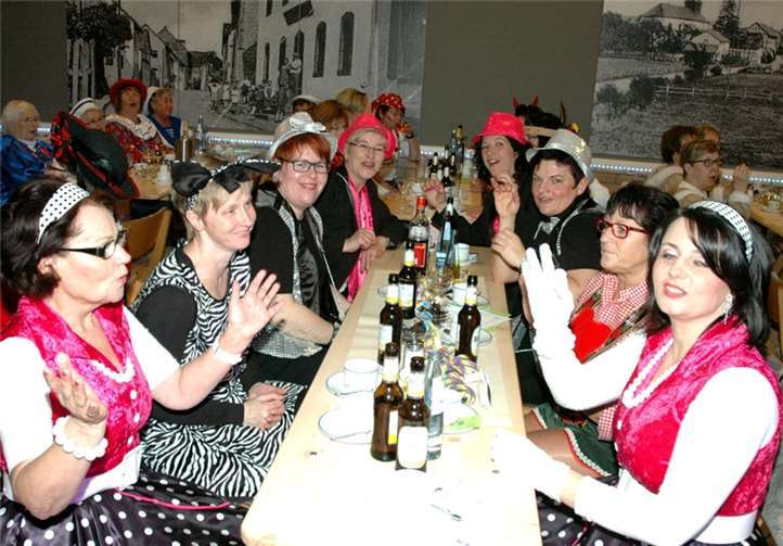 Ausgelassene Stimmung beim Landfrauenkarneval