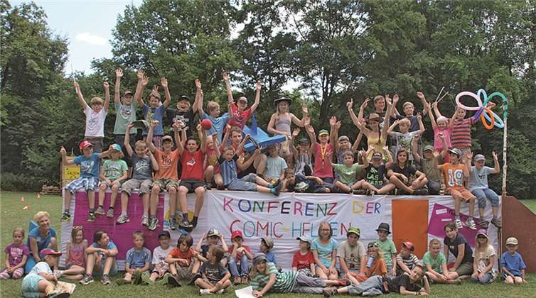 Ausgelassene Stimmung herrschte bei den Kindern auf dem Bauspielplatz hinter der Sporthalle auf dem Oberwerth. US