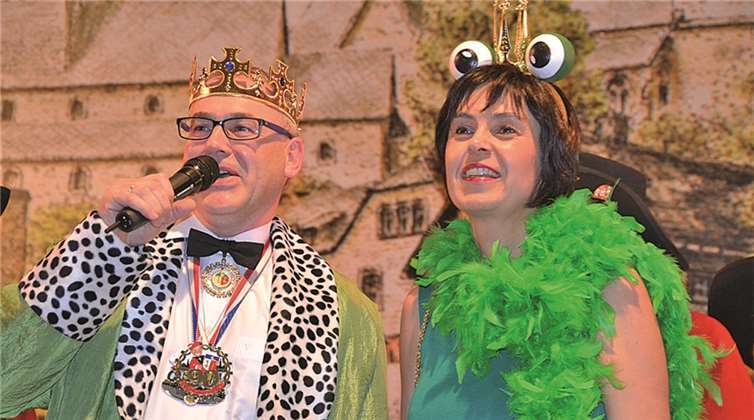 Ausgerechnet im Jubiläumsjahr hat die KG Odendorf kein Prinzenpaar. Umso herzlicher wurden noch einmal die Majestäten der vergangenen Session gefeiert - Prinz Jürgen I. und Prinzessin Silke I. (Bröhl). -Weigert-