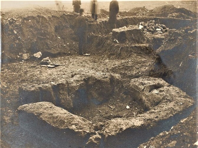 Ausgrabung des Bades der römischen Villa am Marienstätter Hof, Frühjahr 1913.  Foto: Fotoarchiv des Andernacher Stadtmuseums