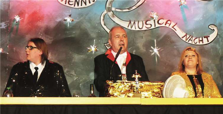 „Aushilfs“-Sitzungspräsident Frank Neideck führte souverän durch das vielseitige Sitzungsprogramm.