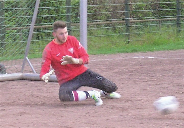 Ausnahme-Torwart Christian Neis sorgte dafür, dass der „Kasten“ in der ersten Spielhälfte sauber blieb.privat