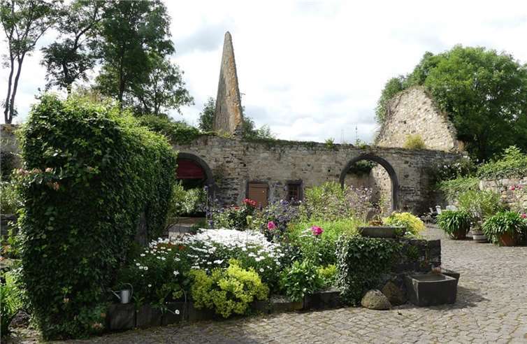 Ausschnitt im Hirschbrunnshof.  Fotos: Karl Heinz Scheuren