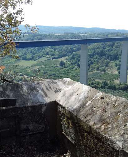 Aussichtspunkt „Blumslay“: Stützmauer nach den Reparaturarbeiten.  privat