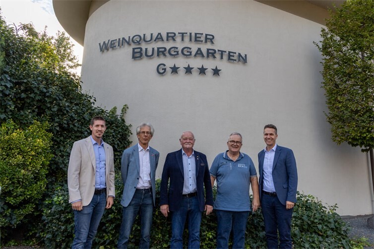 Austausch beim Weingut Burggarten 