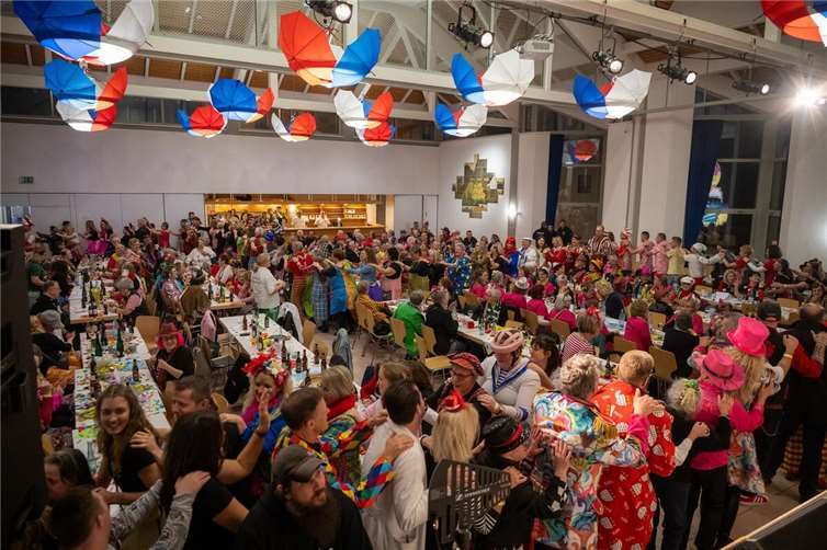 Ausverkauftes Haus und gute Stimmung bei der dritten integrativen Karnevalssitzung.
