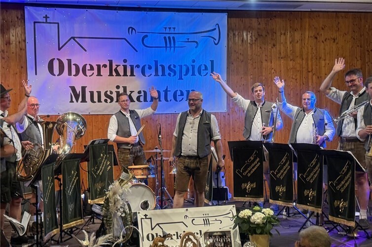 Ausverkauftes Haus und musikalische Überraschung beim Böhmischen Vergnügen
