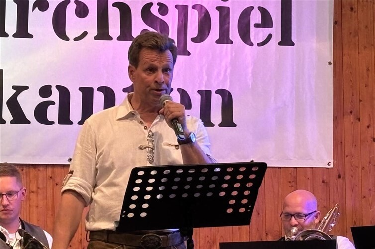 Ausverkauftes Haus und musikalische Überraschung beim Böhmischen Vergnügen
