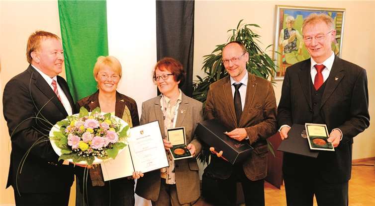Auszeichnung für „Die Tafel“ Bad Neuenahr-Ahrweiler und Sinzig sowie den Verein „Markt für Leib und Seele „ in Adenau.  Fix
