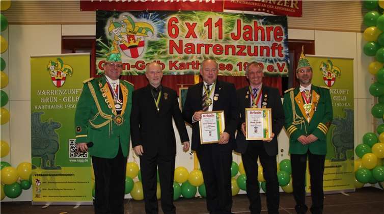 Auszeichnung mit dem „Goldenen Löwen“: Udo Hartmann (Geschäftsführer der NZGG), Joachim Castor (Laudator), Dr. Hans-Joachim Daschmann (Koblenzer Brauerei GmbH) , Ralph Fischer (Sektkellerei Sartor) und Michael Keutgen (1.Vorsitzender NZGG), Egon Heckmann und Torsten Schupp fehlen. privat